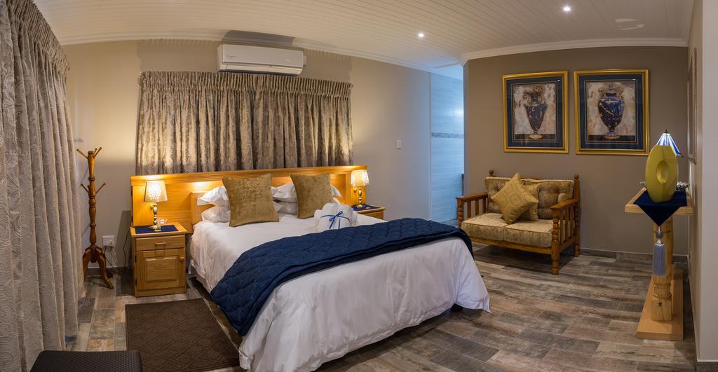 Kings Halt Hotel Bloemfontein Bagian luar foto