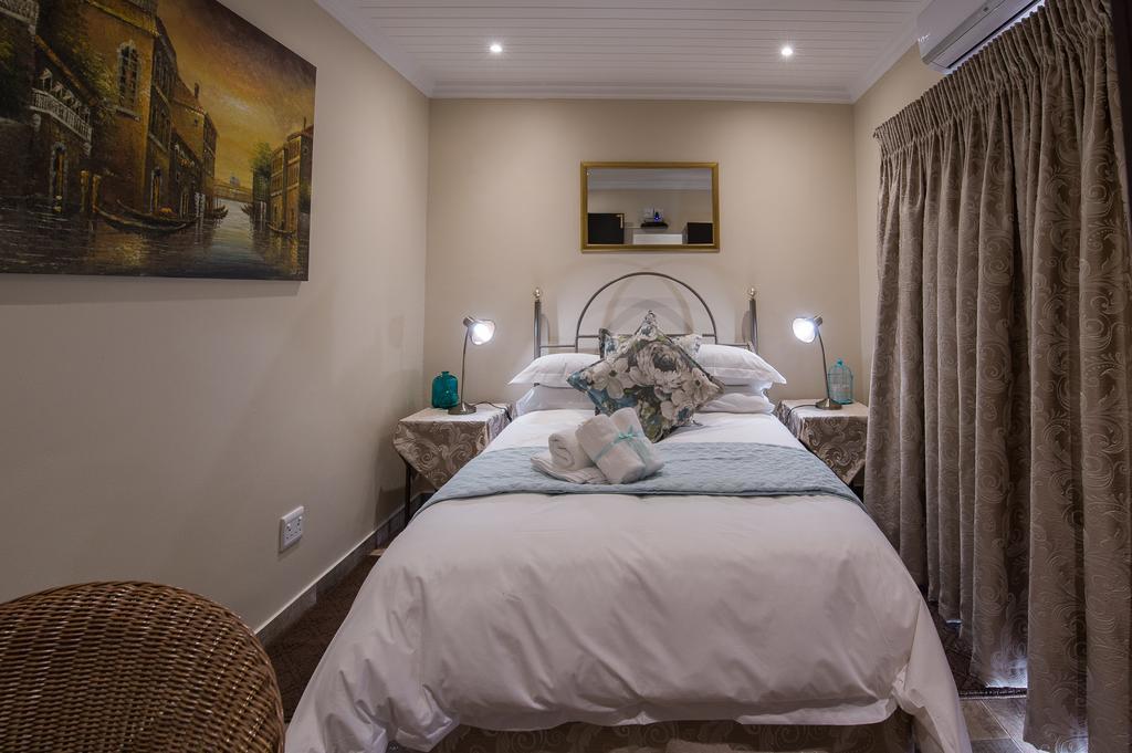 Kings Halt Hotel Bloemfontein Bagian luar foto