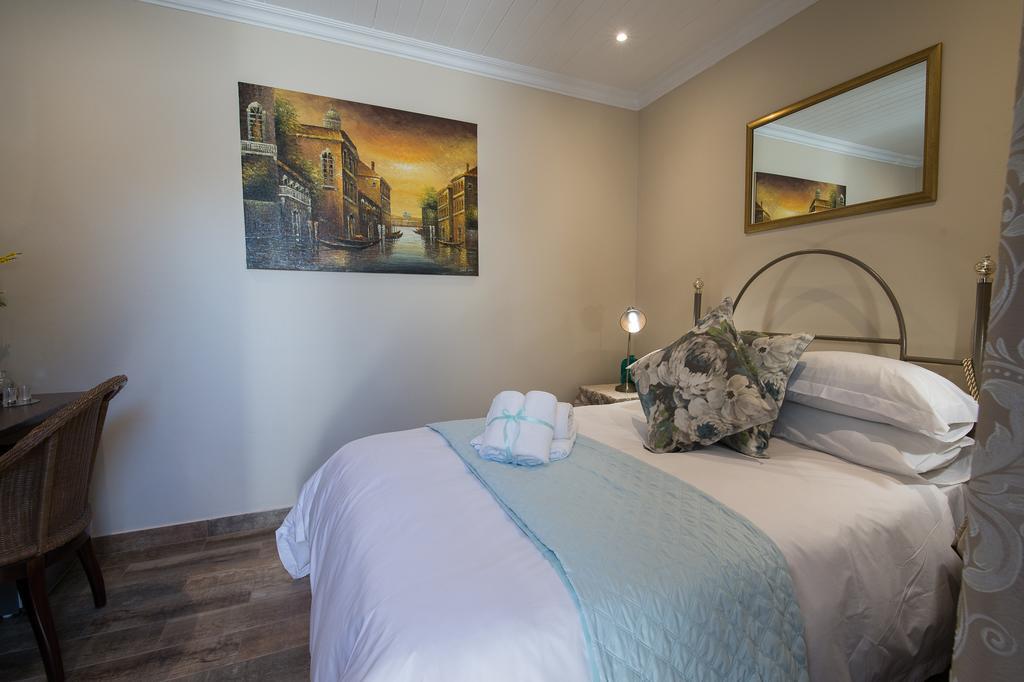 Kings Halt Hotel Bloemfontein Bagian luar foto
