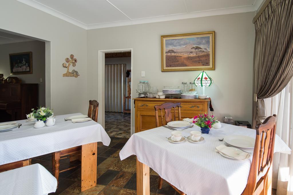 Kings Halt Hotel Bloemfontein Bagian luar foto