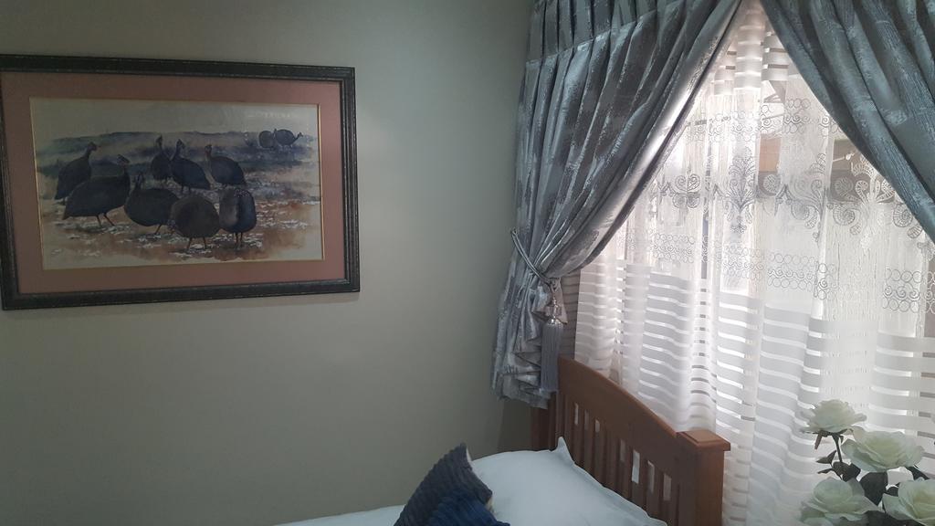 Kings Halt Hotel Bloemfontein Bagian luar foto